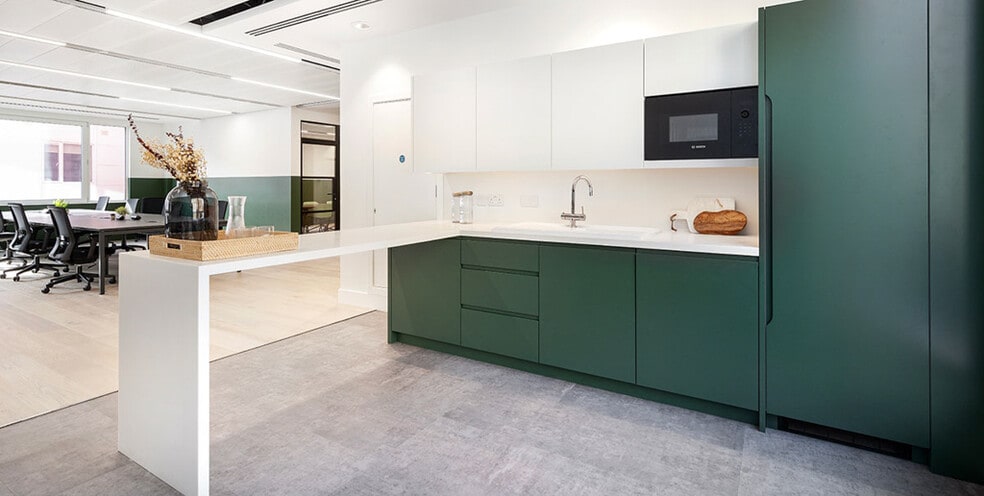 3-7 Herbal Hl, London to rent - Building Photo - Image 2 of 14