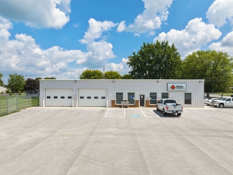 1202 Lincoln Hwy, Wapakoneta, OH for sale - Building Photo - Image 1 of 1