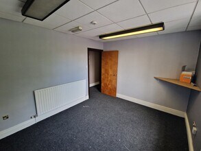 1-5 Causeway Ln, Matlock to rent Interior Photo- Image 2 of 4