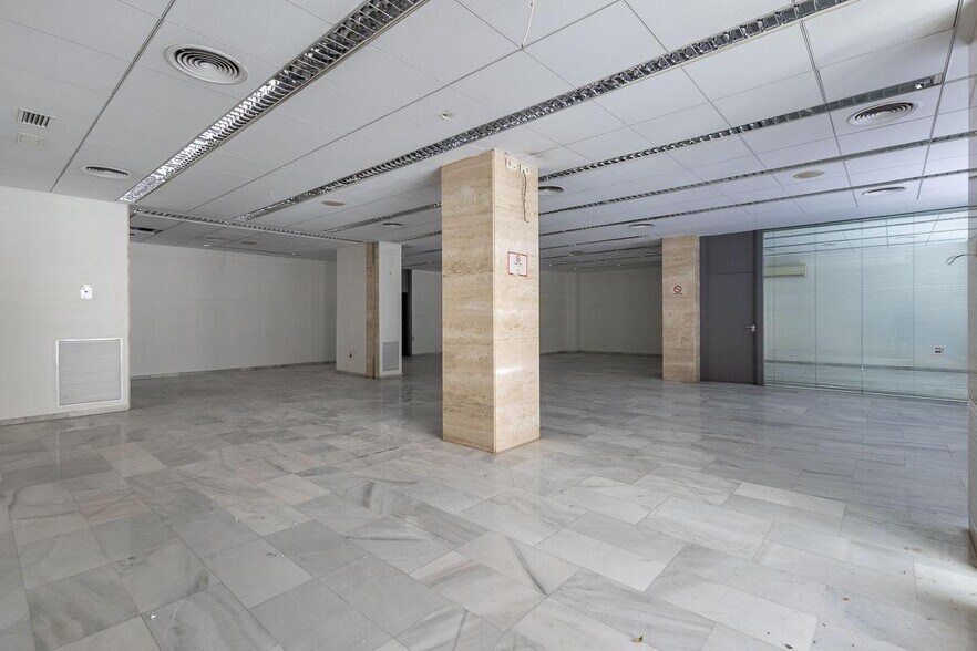 Retail in Granada, Granada for sale - Interior Photo - Image 3 of 26