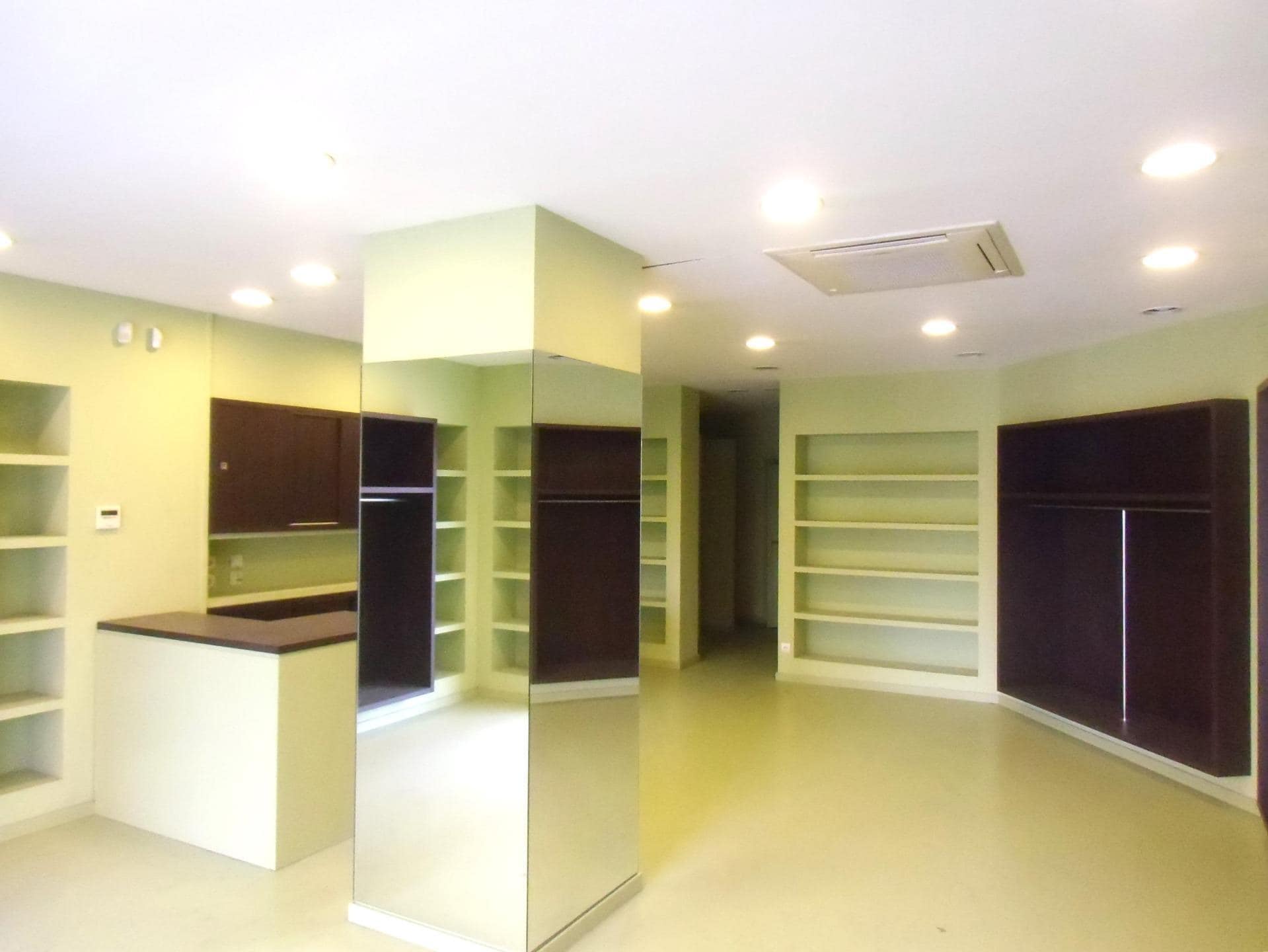 Retail in Santa Coloma de Gramenet, Barcelona to rent Floor Plan- Image 1 of 5