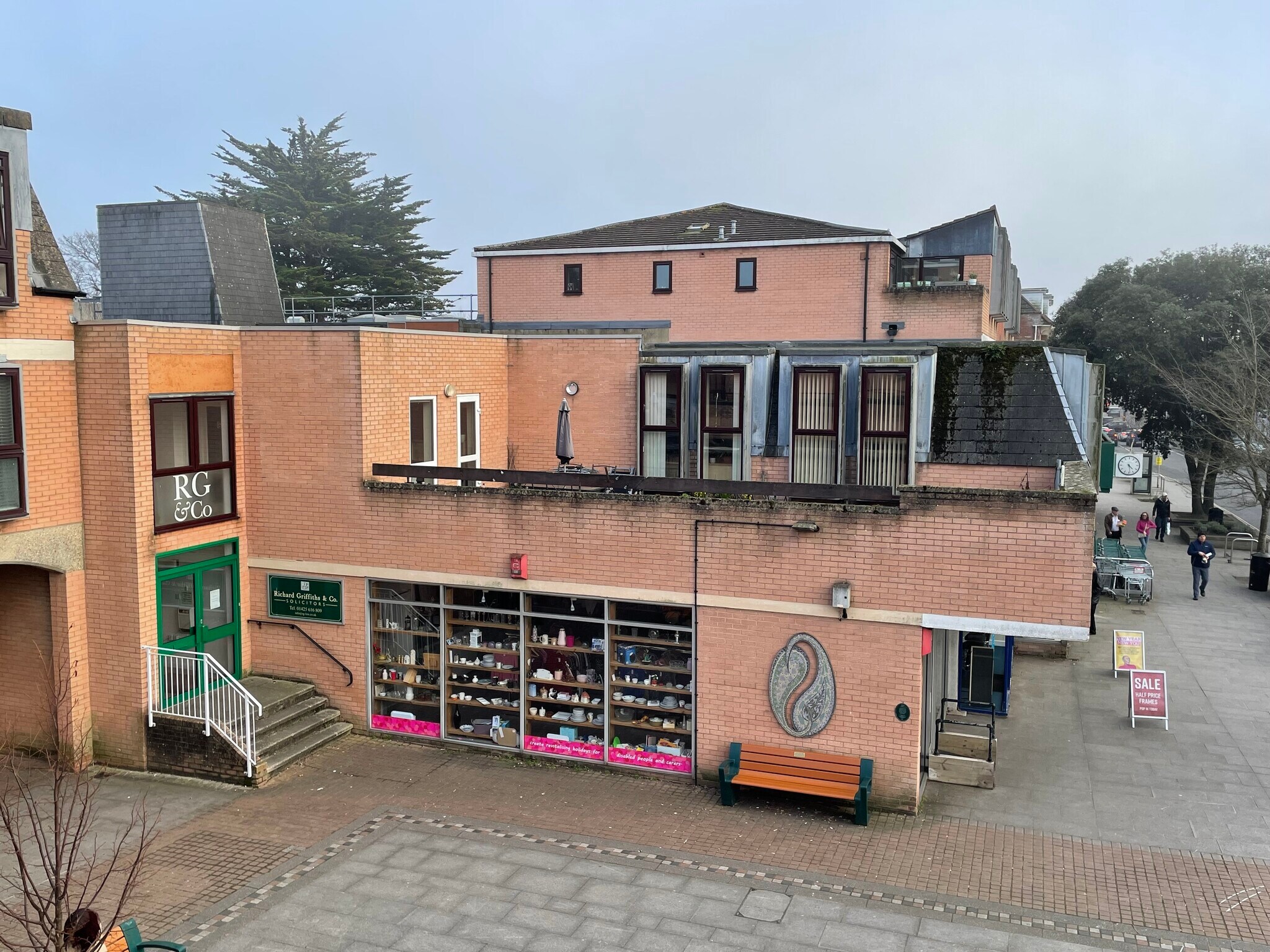 Station Rd, New Milton to rent Primary Photo- Image 1 of 4