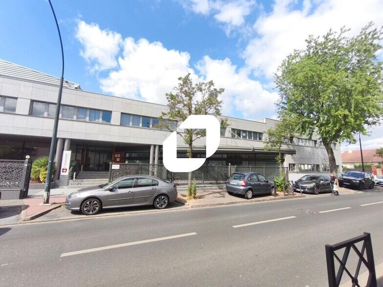 Industrial in Saint-Maur-des-Fossés to rent - Building Photo - Image 1 of 11
