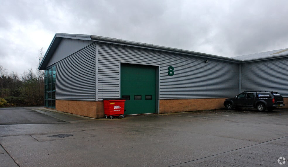 Keys Park Rd, Hednesford to rent - Building Photo - Image 2 of 5
