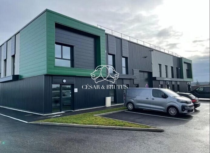Light Industrial in VILLETTE-D'ANTHON to rent Building Photo- Image 1 of 11