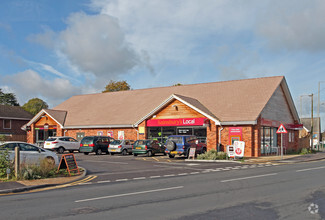 Straight Bit, Flackwell Heath for sale Primary Photo- Image 1 of 1