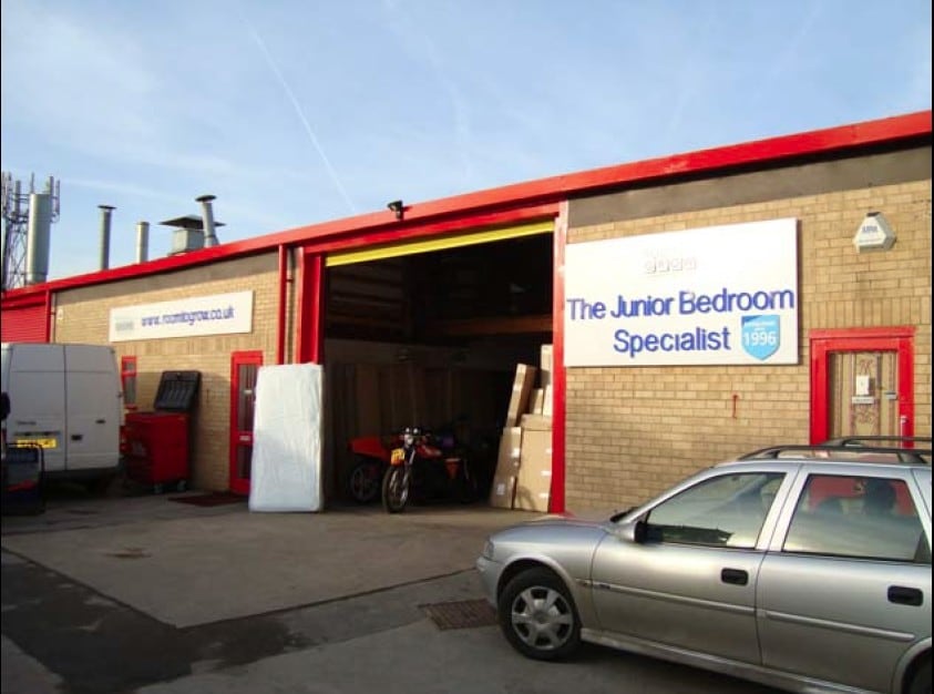 Leeds Rd, Shipley to rent Primary Photo- Image 1 of 2