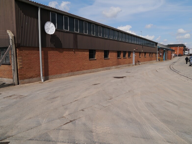 Blackpole Rd, Worcester to rent - Building Photo - Image 3 of 13