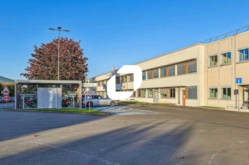 Office in Drancy to rent Building Photo- Image 1 of 9