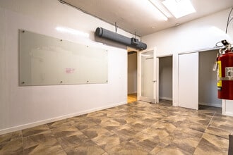 121 Capp St, San Francisco, CA to rent Interior Photo- Image 2 of 8