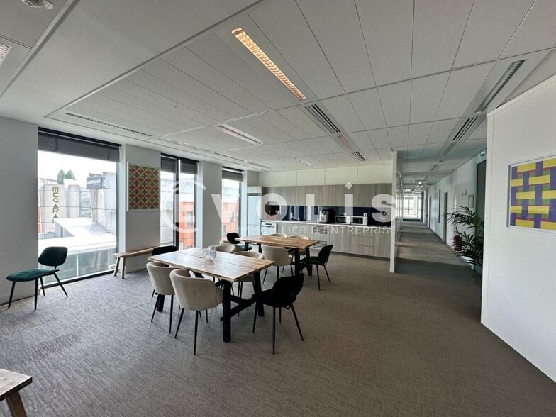 Office in Arcueil to rent - Interior Photo - Image 3 of 24