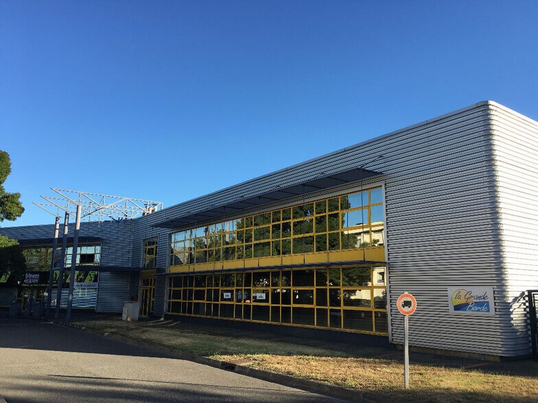 Retail in Labège to rent - Building Photo - Image 3 of 3
