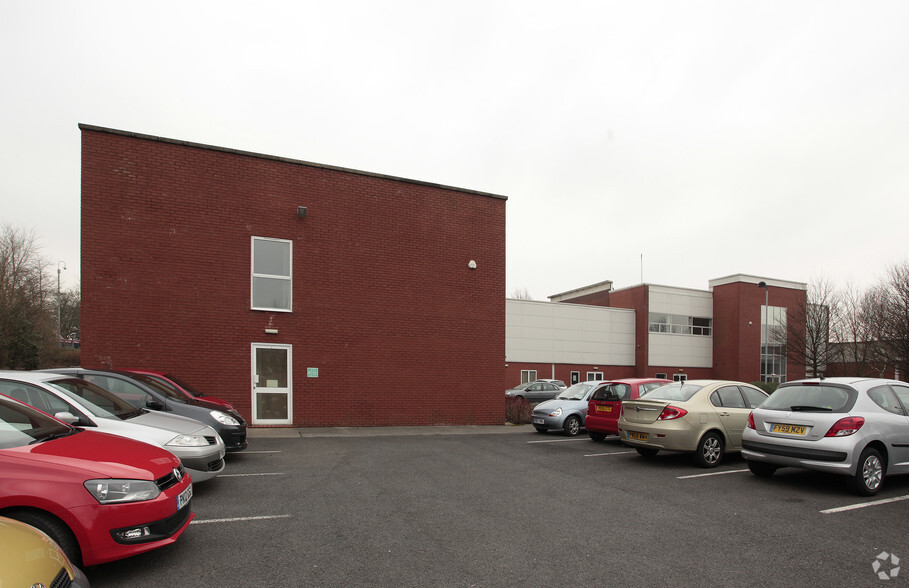 Active Way, Burnley for rent - Building Photo - Image 2 of 3