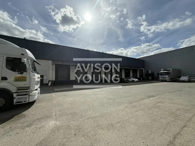 Industrial in Gonesse to rent Building Photo- Image 1 of 5