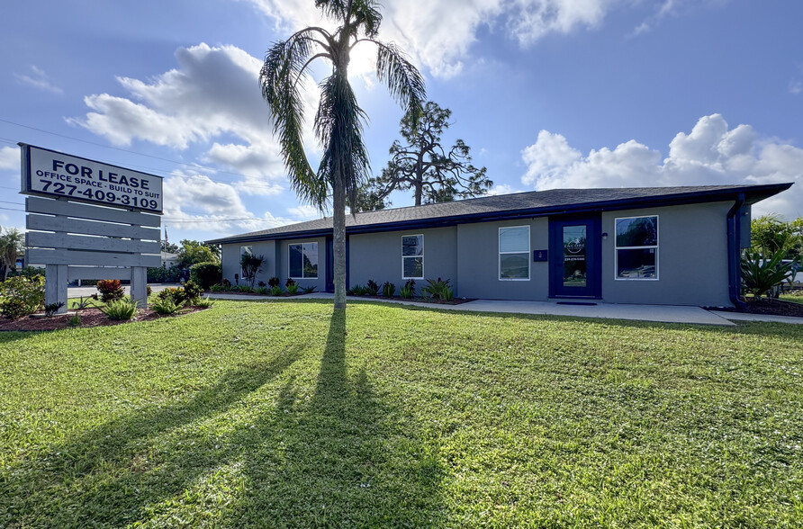 7320 Sanibel Blvd, Fort Myers, FL for sale - Building Photo - Image 1 of 22