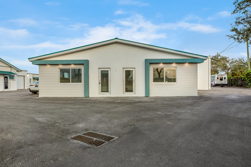 2640 NW 1st Ave, Boca Raton, FL for rent - Building Photo - Image 1 of 11