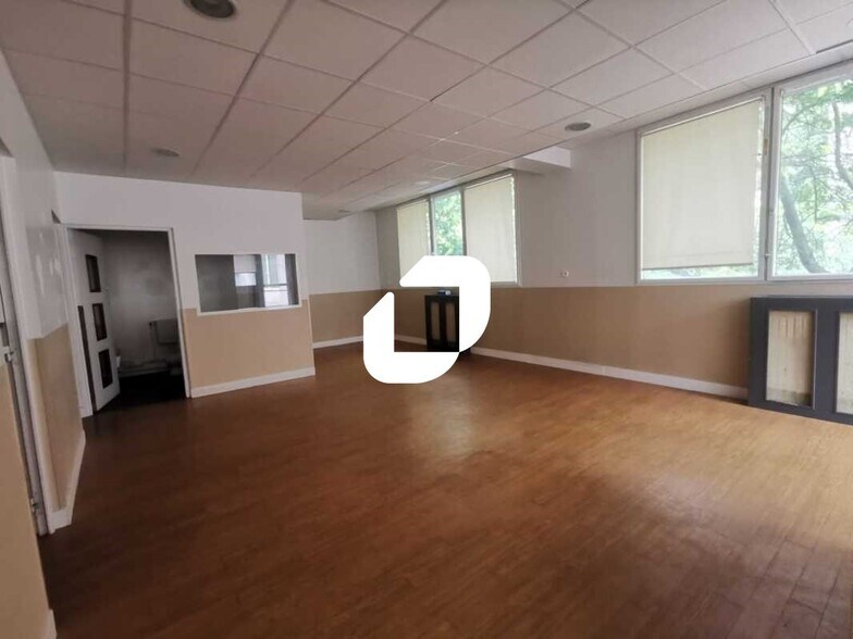 Retail in Chaville for sale - Building Photo - Image 2 of 8