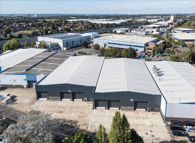 Swallowfield Way, Hayes to rent - Building Photo - Image 2 of 5