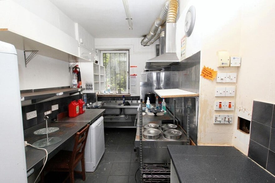 16 East Main St, Broxburn for sale - Building Photo - Image 3 of 10