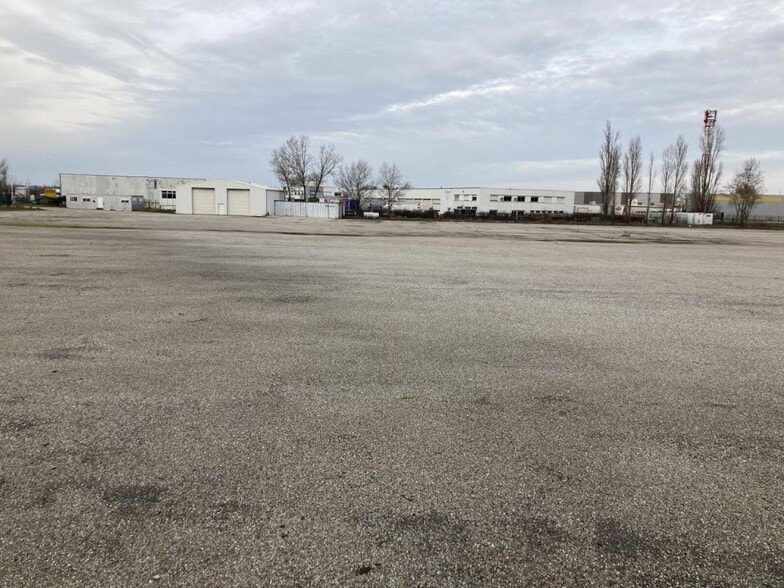 196 Chemin Du Lortaret, Saint-Priest to rent - Building Photo - Image 1 of 4