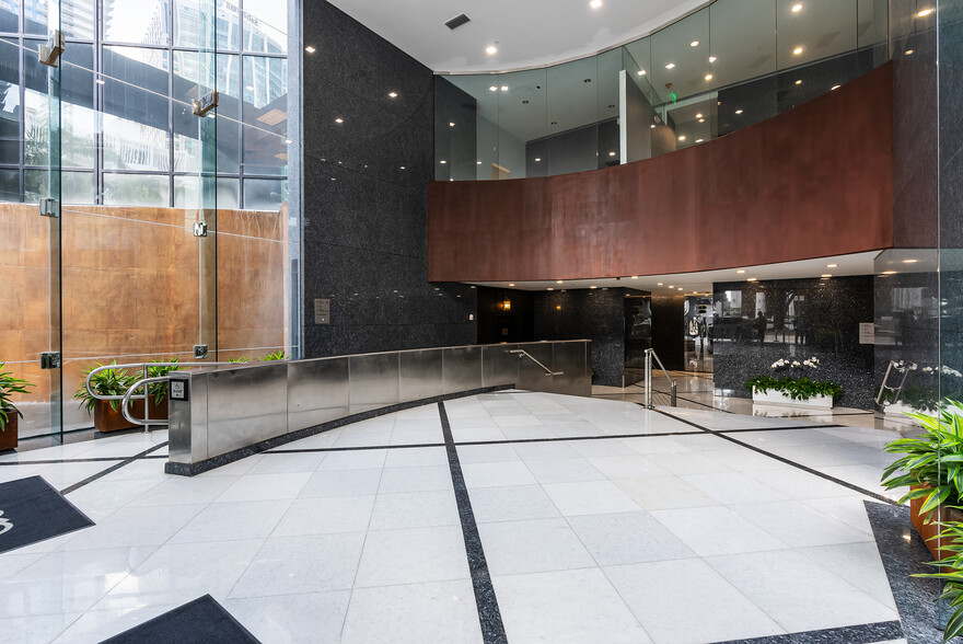 1200 Brickell Ave, Miami, FL for sale - Lobby - Image 3 of 15