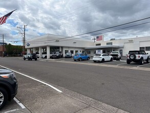 12325-4200 SW Canyon Rd, Beaverton, OR for rent Building Photo- Image 1 of 2