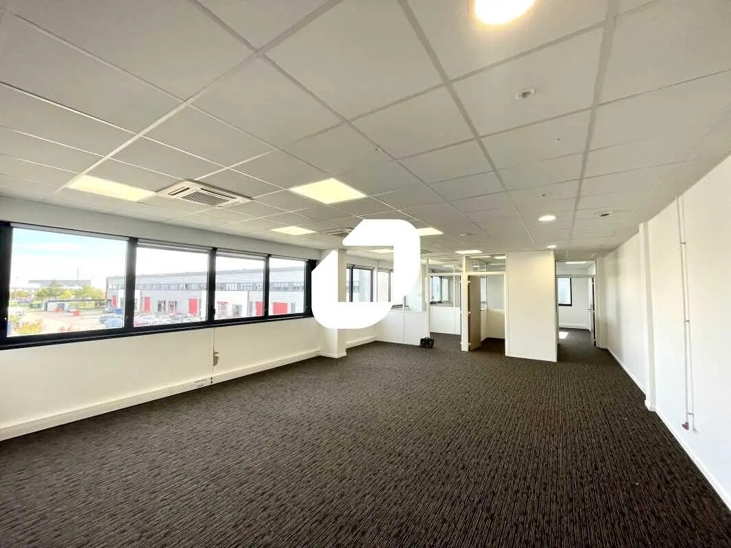 355 Avenue Henri Schneider, Meyzieu to rent Interior Photo- Image 1 of 16