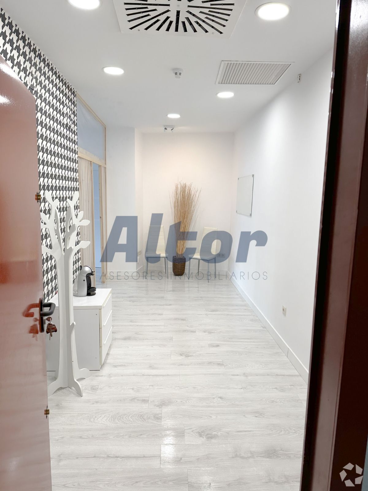 Office in Madrid, Madrid for sale Interior Photo- Image 1 of 2