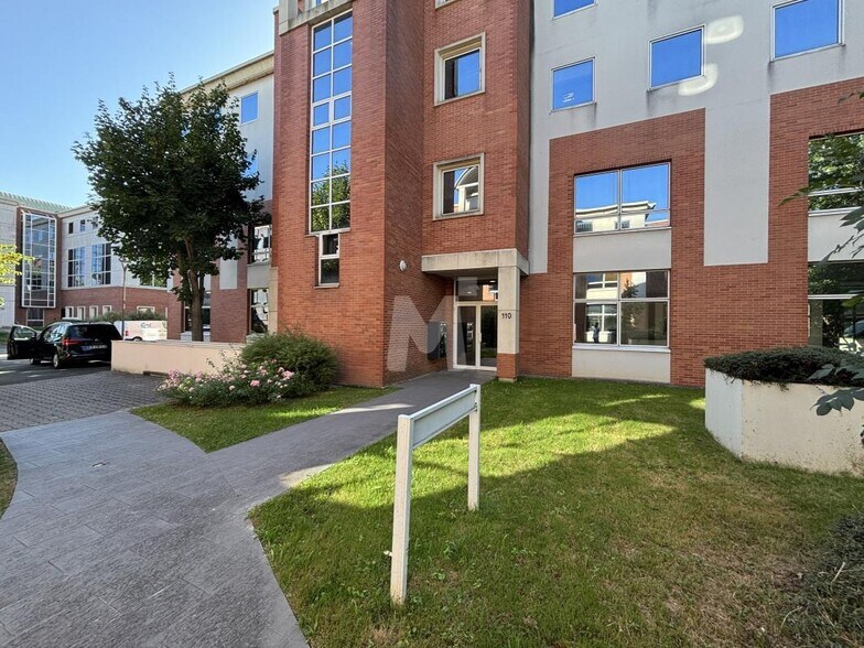 Office in Chevilly-Larue to rent - Building Photo - Image 2 of 7