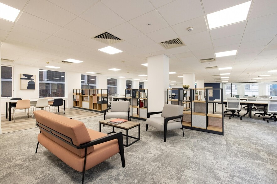 33 Creechurch Ln, London to rent - Building Photo - Image 3 of 17