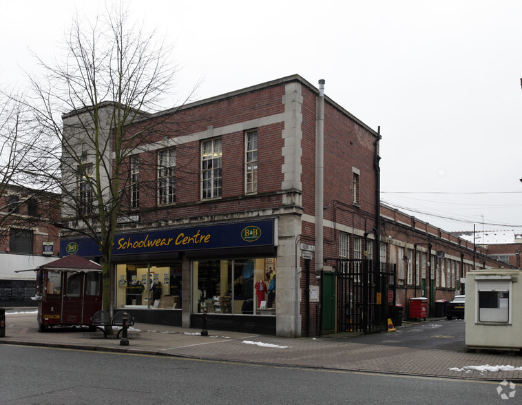 Victoria Fold, Wolverhampton for rent - Building Photo - Image 3 of 3