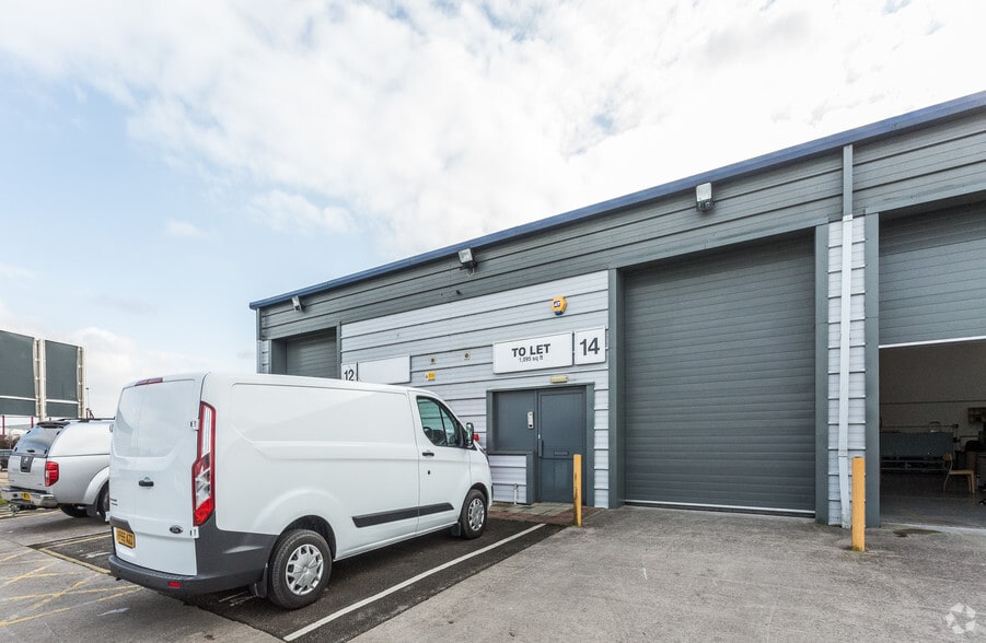 Lions Dr, Blackburn to rent - Building Photo - Image 2 of 3