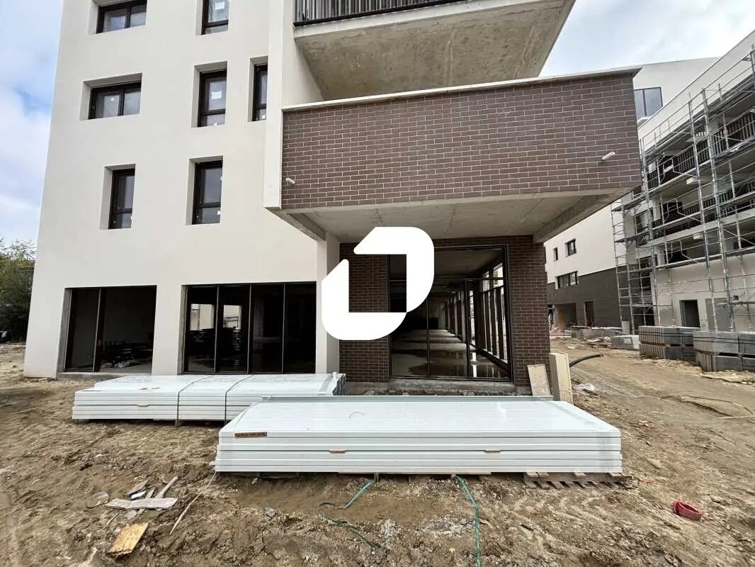 Retail in Bordeaux to rent Building Photo- Image 1 of 8