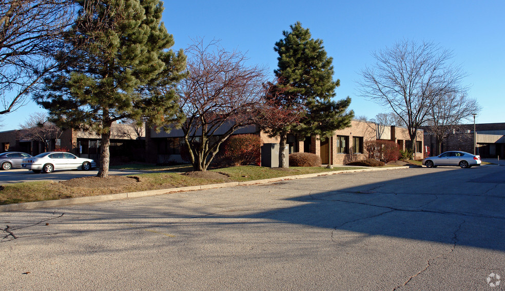 245 W Roosevelt Rd, West Chicago, IL for rent - Building Photo - Image 1 of 9