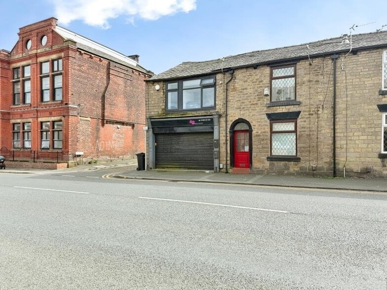 413 Halliwell Rd, Bolton to rent - Building Photo - Image 2 of 3