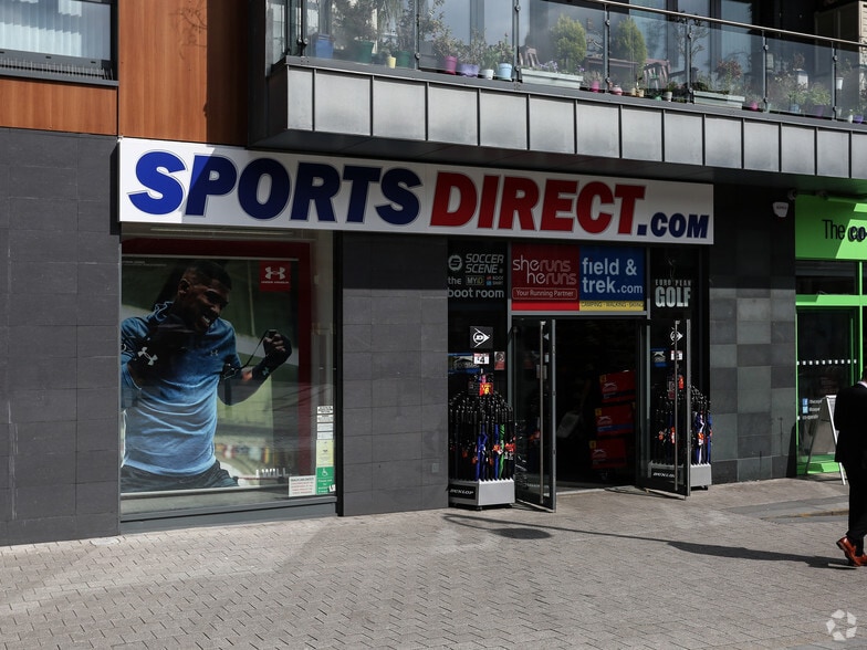 51-57 Station Rd, Redhill for sale - Building Photo - Image 3 of 5