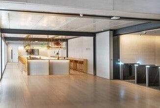 80 Charlotte St, London to rent Interior Photo- Image 2 of 4