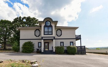 4 Kissee Ave, Kimberling City, MO for sale Building Photo- Image 1 of 54