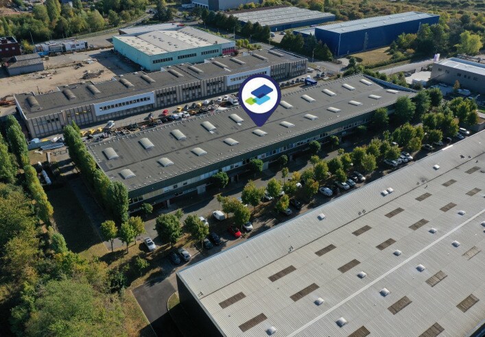 Light Industrial in Coignières to rent Building Photo- Image 1 of 4