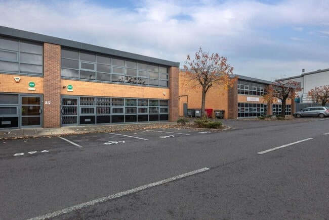 More details for 896-897 Plymouth Rd, Slough - Industrial to Rent