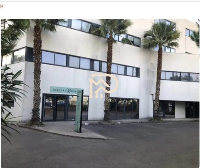 Location Entrepôt 283 m²