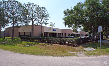 567-585 Interstate Blvd, Sarasota, FL for rent Primary Photo- Image 1 of 29