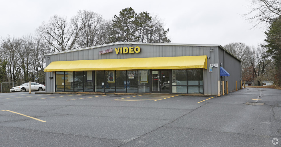 63 N Main St, Granite Falls, NC for sale - Primary Photo - Image 1 of 1