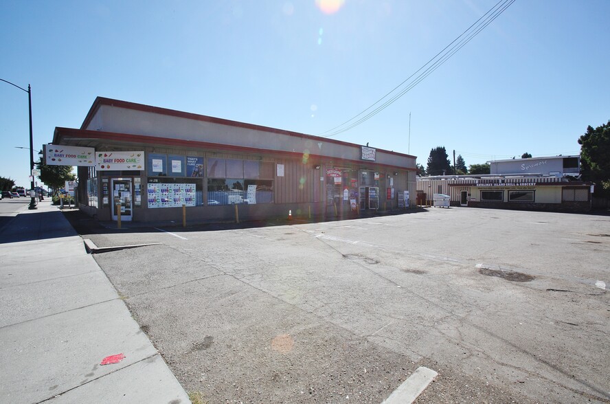 843-849 Sycamore Ave, Hayward, CA for rent - Building Photo - Image 2 of 13