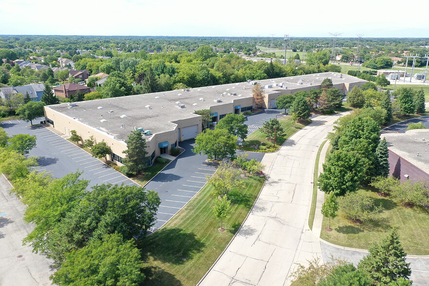 1001-1015 Commerce Ct, Buffalo Grove, IL for rent - Building Photo - Image 1 of 7