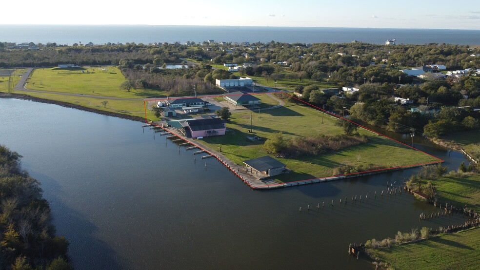 220 W Bayshore Rd, Anahuac, TX for sale - Aerial - Image 3 of 14