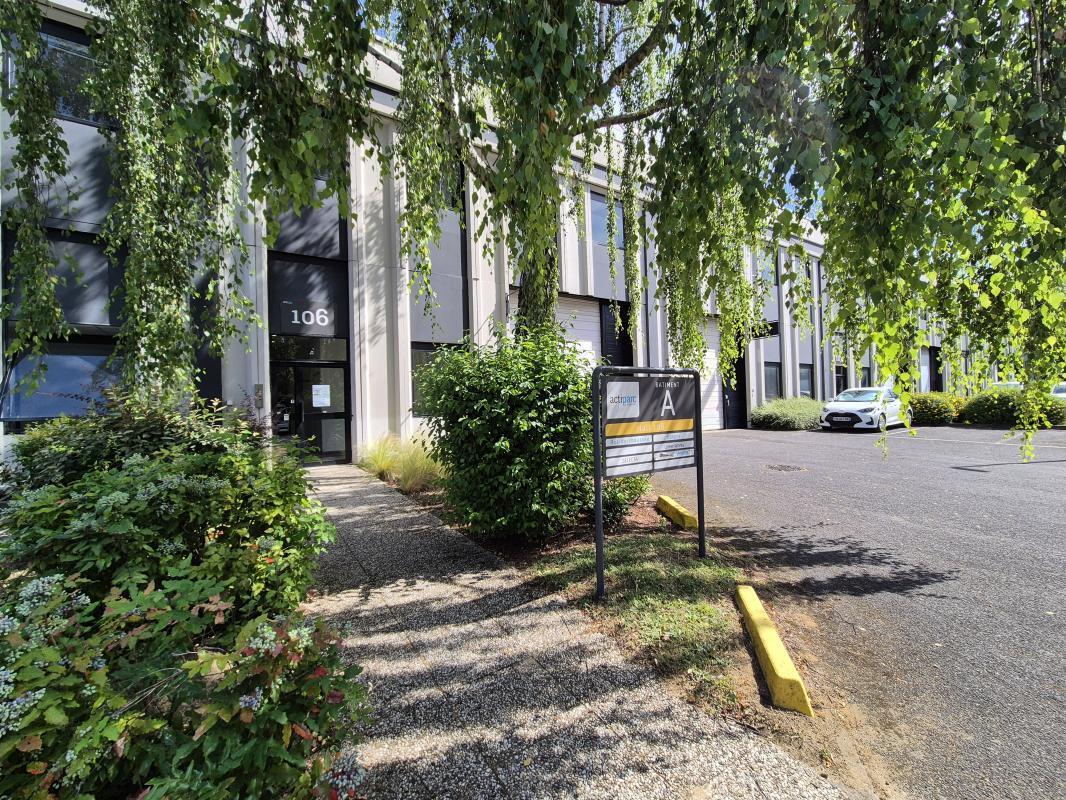 Office in Lognes to rent Building Photo- Image 1 of 10