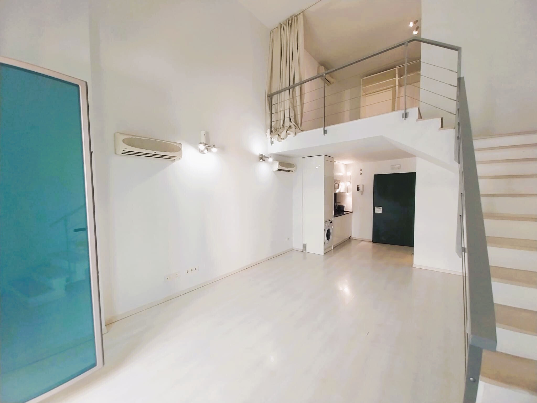 Office in Madrid, Madrid to rent Interior Photo- Image 1 of 5