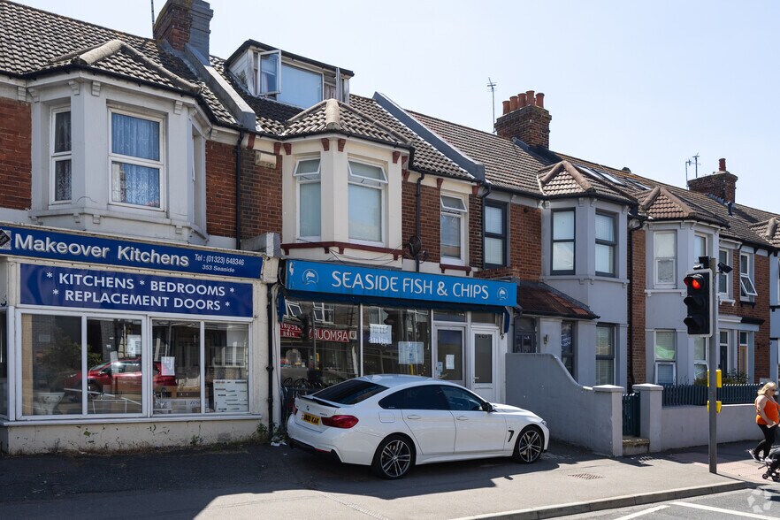 351 Seaside, Eastbourne to rent - Building Photo - Image 2 of 2