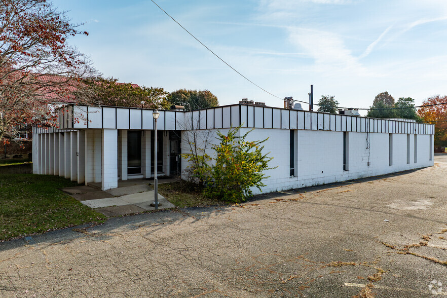 825 3rd Ave, Gallipolis, OH for sale - Building Photo - Image 1 of 29